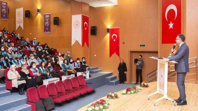 Rektör Aksoy, Gönüllülük Kampı’nda gençlerle buluştu
