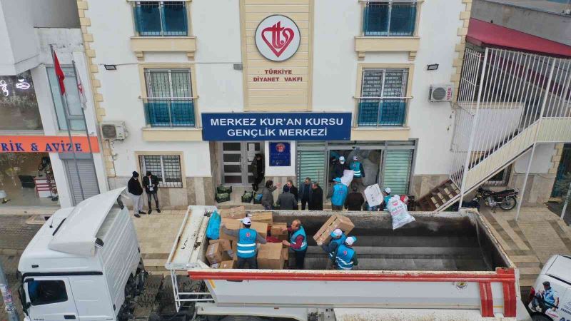 Mersin’den İdlib’e 2 tır yardım
