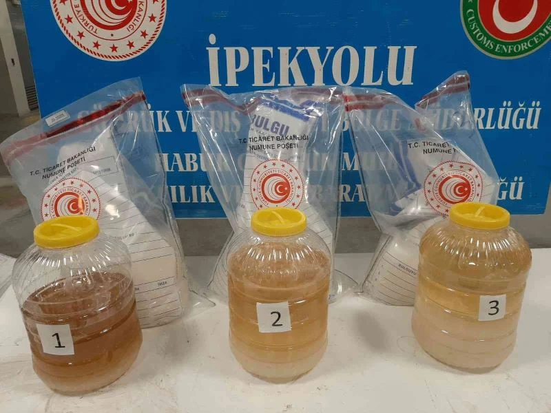 Gümrük muhafaza ekipleri, bidonlara gizlenmiş 57 kilogramlık uyuşturucunun yurda girişini engelledi
