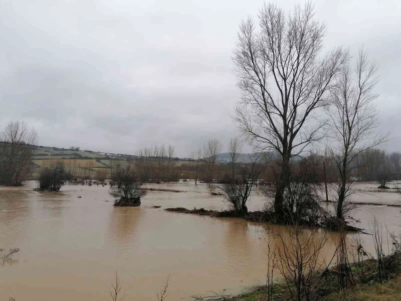 Çan’da da tarlalar su altında kaldı

