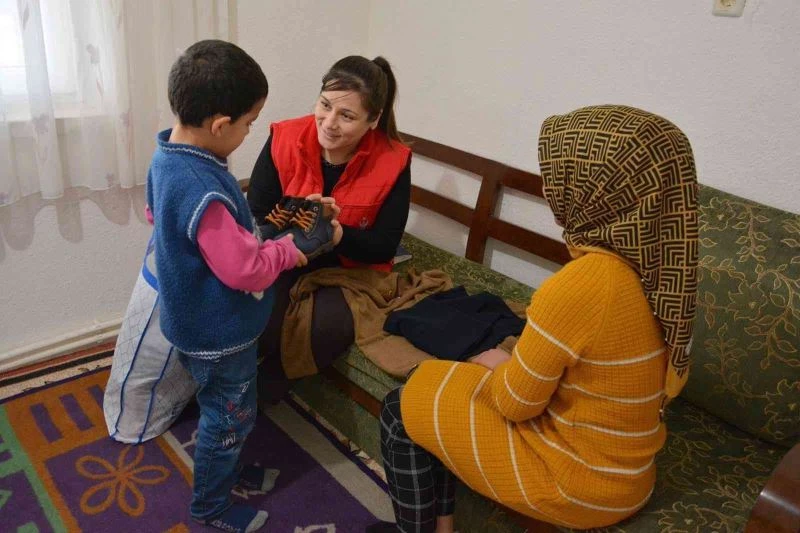 Kahramankazan’da minik kalpleri sıcacık tutacak hediyeler
