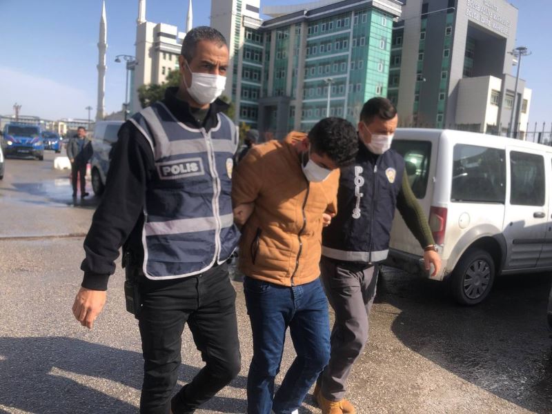 Gaziantep’te yarım kilo altın çalan soygunculardan biri yakalandı
