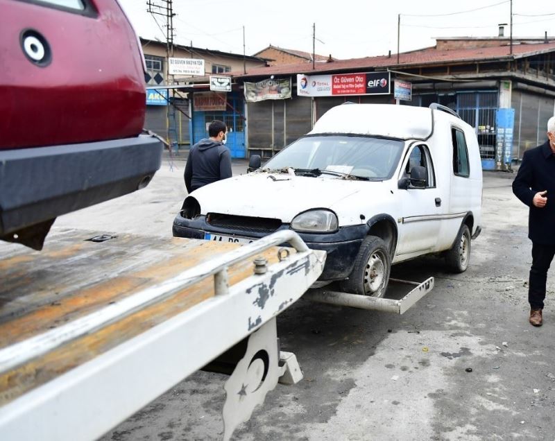 Kaderine terk edilen hurda araçlar toplanacak
