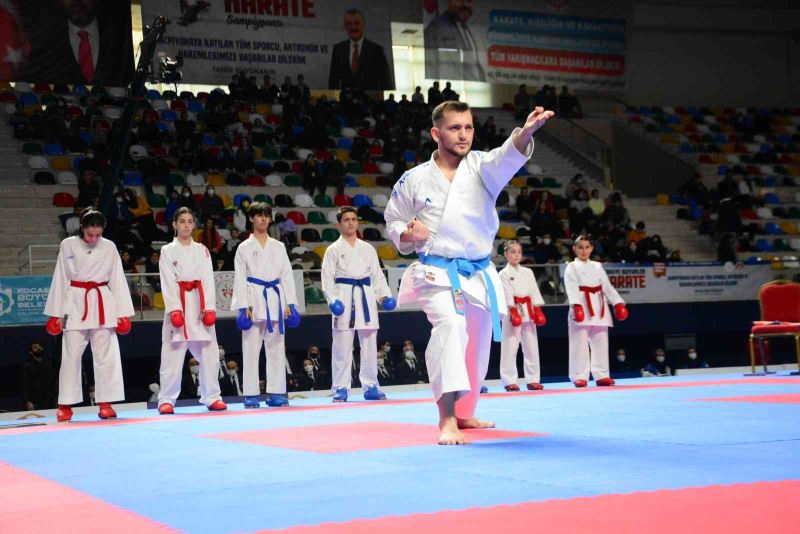 Türkiye Büyükler Karate Şampiyonası’nın açılış seremonisi yapıldı