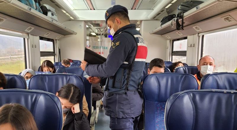 Jandarma trenlerde ’Huzur uygulaması’ yaptı
