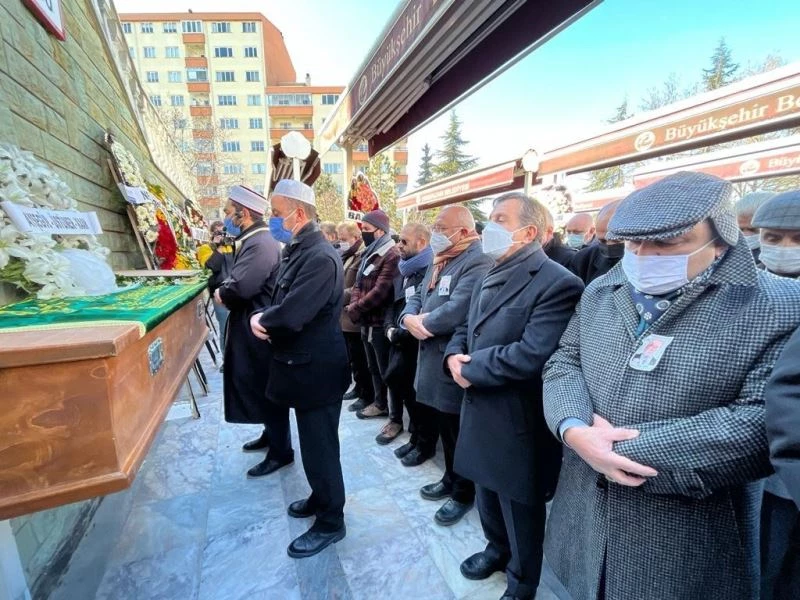 Duayen gazeteci Ünügür son yolculuğuna uğurlandı
