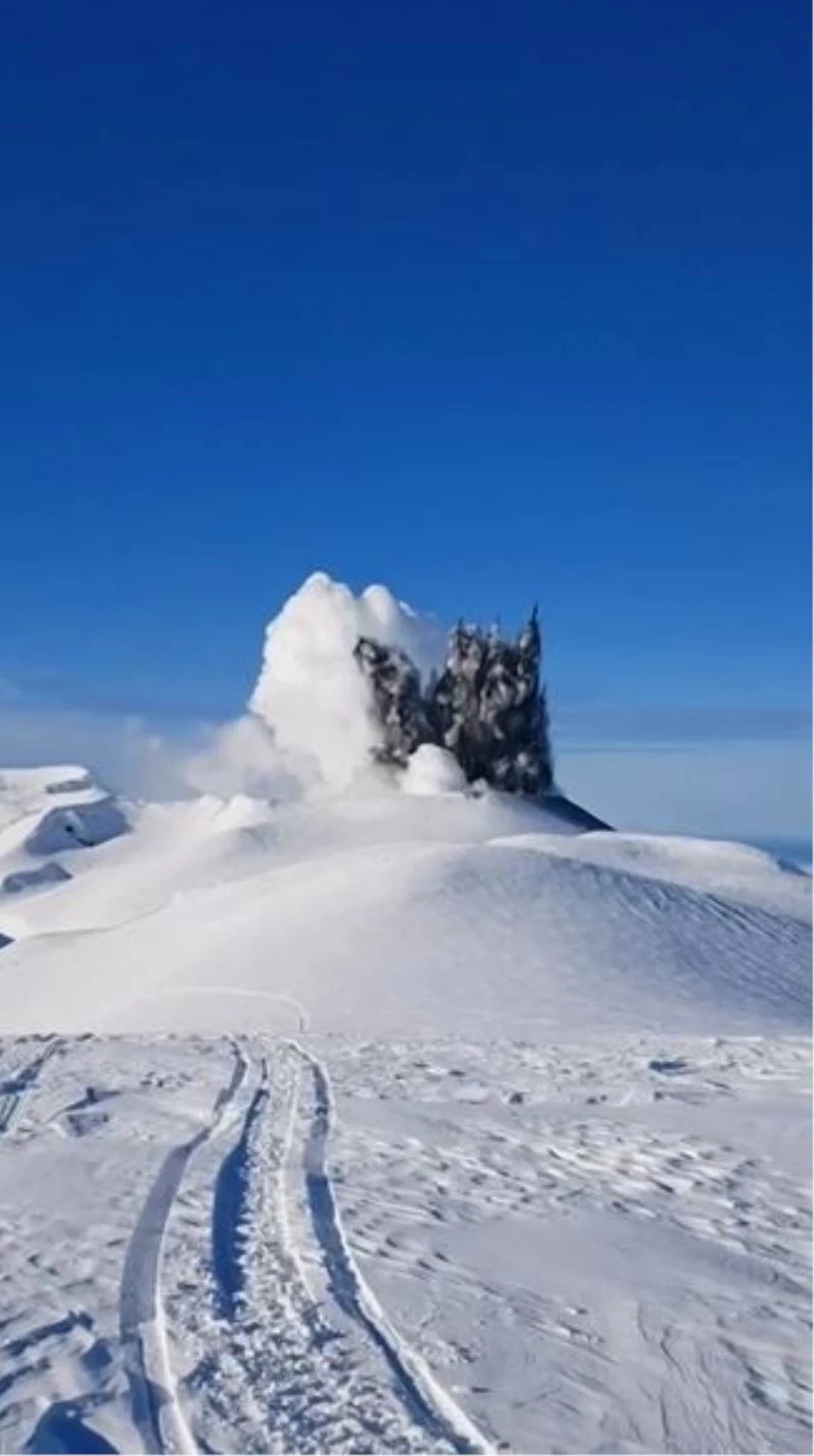 Rusya’daki Ebeko Yanardağı’nda patlama
