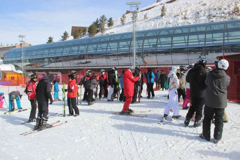 Palandöken sömestir’de 400 bin kişiyi ağırladı

