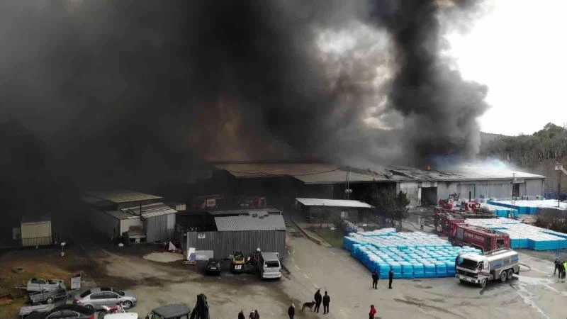 Kemerburgaz’da su dolum tesisinde yangın
