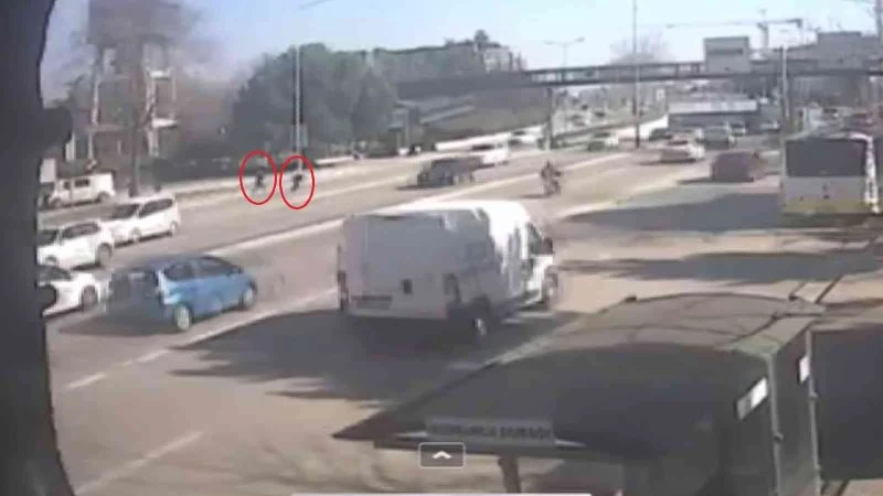 Bursa’da bir ihmal faciaya yol açıyordu...9 araç birbirine girdi, o anlar kamerada
