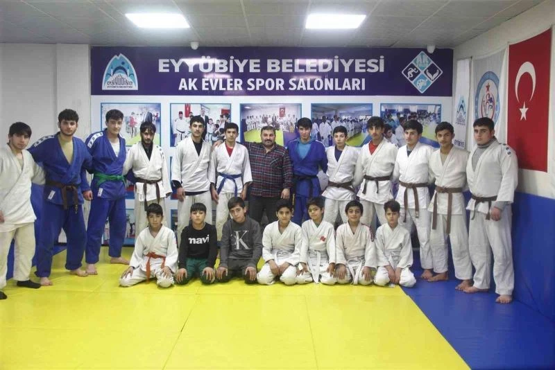 Eyyübiyeli gençlerden teşekkür
