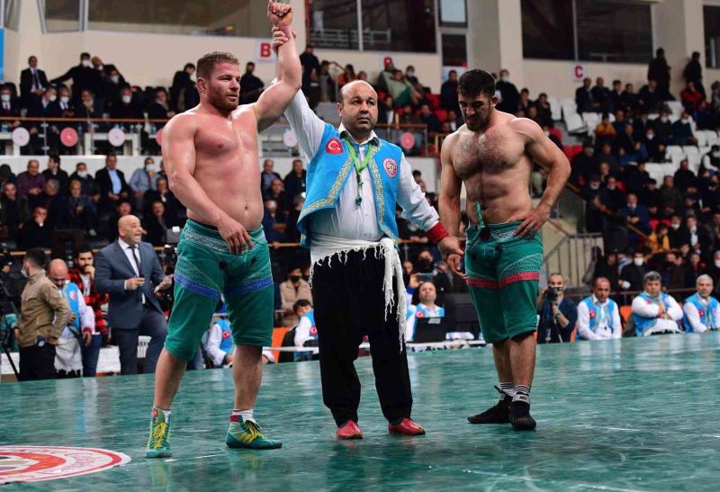 İsmail Balaban Şalvar Güreşi Dünya Şampiyonu oldu
