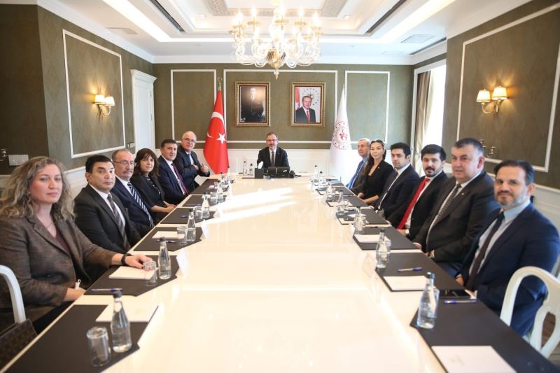 Bakan Kasapoğlu, TVF Başkanı Mehmet Akif Üstündağ’ı kabul etti
