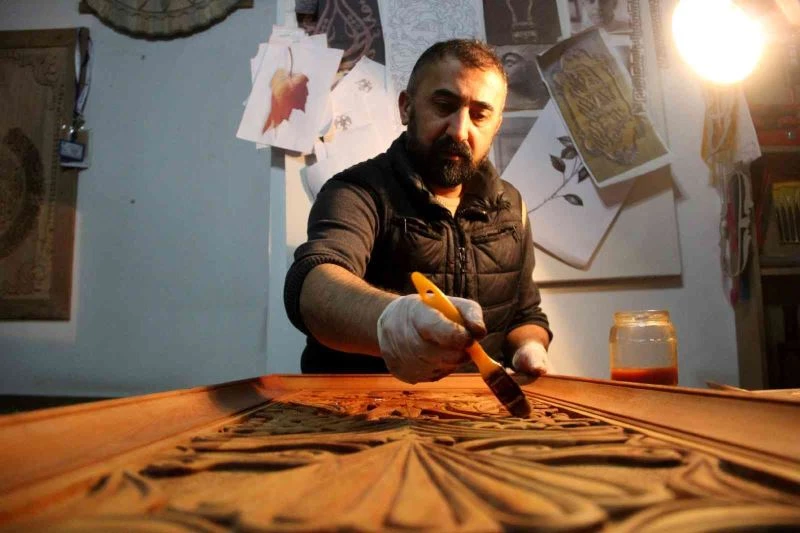 Adeta iğneyle kuyu kazıyor, mesleğinin sayılı ustalarından
