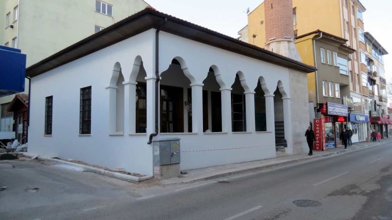 Mudanya Ömerbey Camii gün sayıyor
