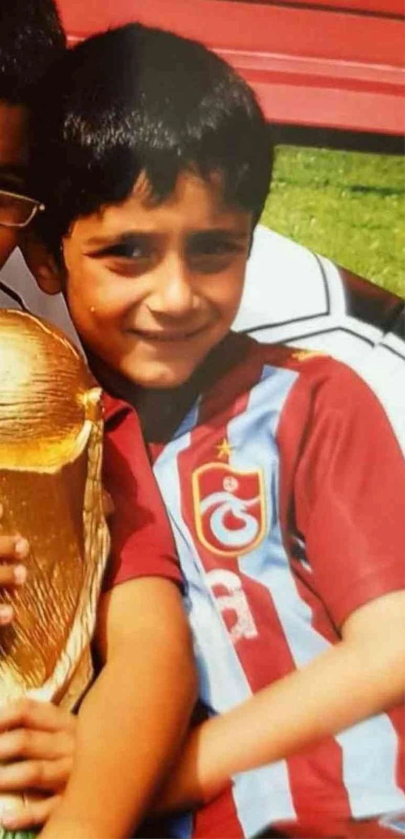 Emrehan Gedikli, bordo-mavili formayla büyümüş
