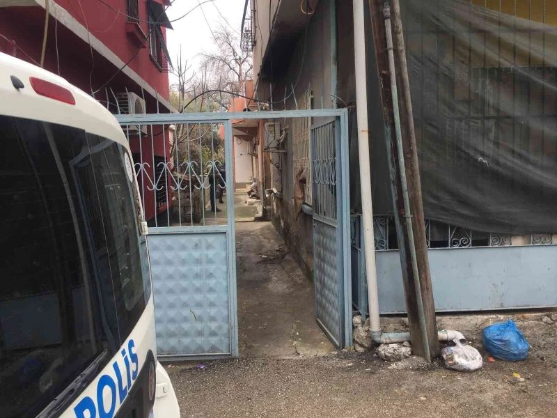 Genç kız sığındığı evde vuruldu
