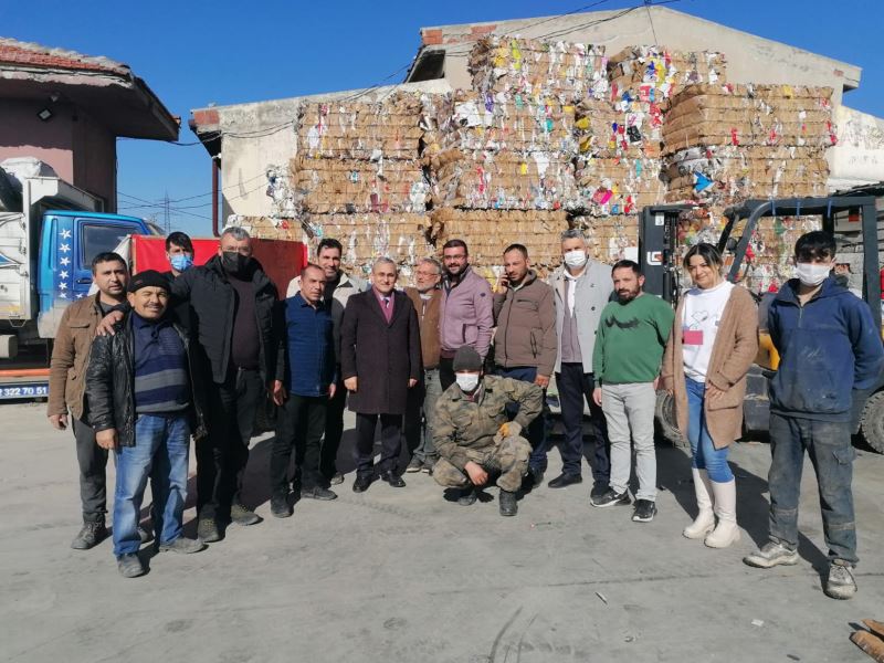 Başkan Işık, Katı Atık Toplama ve Ayırma Tesisi’ni ziyaret etti
