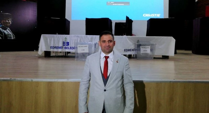 Edremit’te Terziler ve Tuhafiyeciler Odası’nda Yüksel Kaplan güven tazeledi.
