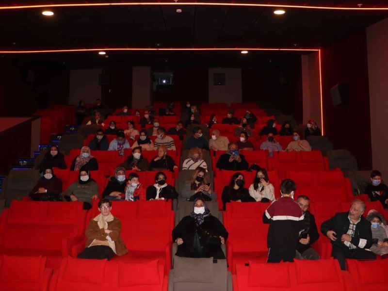 Yalova’da şehit aileleri ve gaziler “İyi Ki Varsın Eren” filmini izledi
