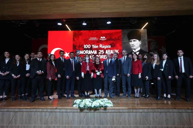 Şahin, gazi şehrin kahramanlarını geleceğe taşıyanları ödüllendirdi
