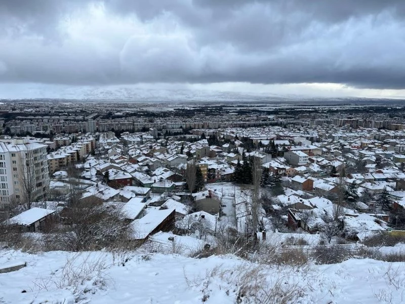 Kar Eskişehir’de sevinçle karşılandı
