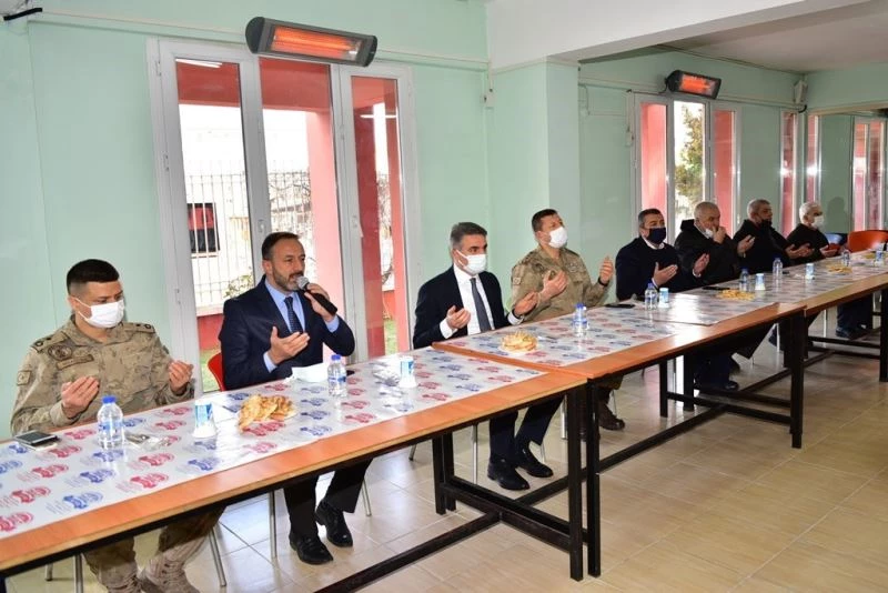 Şehit Özbey için Mevlid-i Şerif okutuldu
