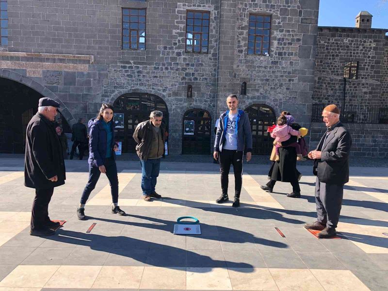 Diyarbakır’da Türkiye’nin yerli ve milli sporu ‘Hemsball’ tanıtımı yapıldı
