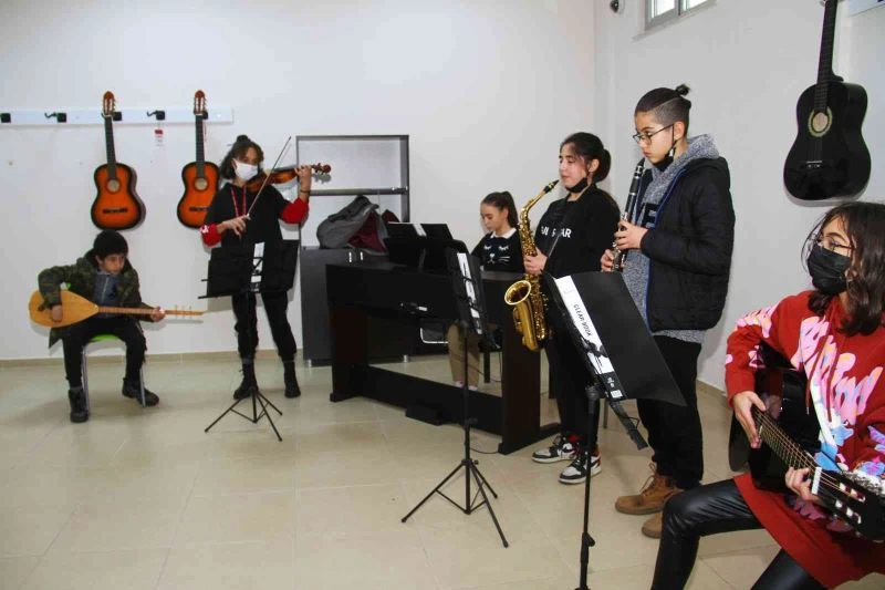 Başkan Ertürk; “Daha aydın bir gelecek inşa etmek bizim elimizde”
