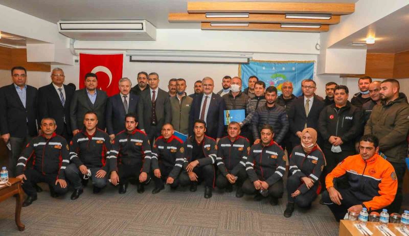 Vali Karaloğlu: “Diyarbakır’ı belediyecilik konusunda merkez okula dönüştürürüz”
