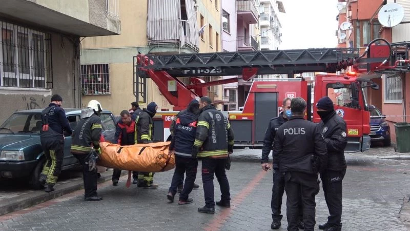 Kız arkadaşıyla tartışan genç çatıya çıktı
