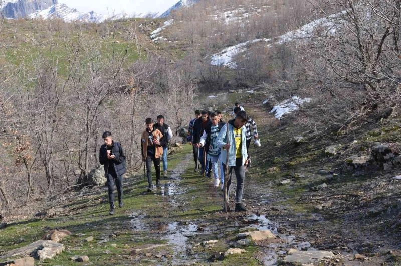 Baharın gelişiyle terörden temizlenen bölgede ’Trekking’ keyfi
