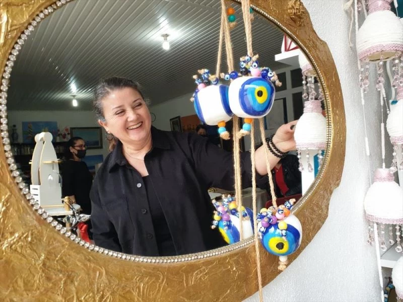 Evlerdeki atıl malzemeler kadınlar sayesinde ekonomiye kazandırılıyor