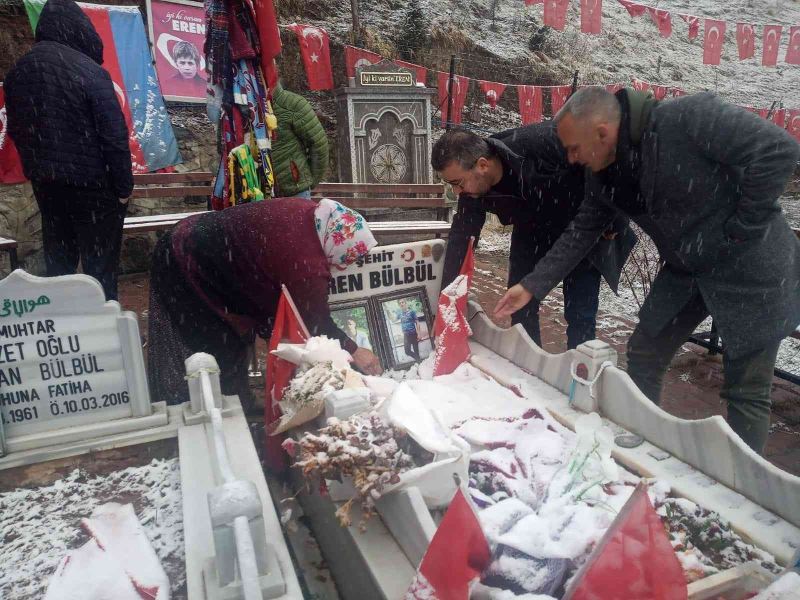 Antalyaspor Başkanı Aziz Çetin, Özkan Sümer ve şehit Eren Bülbül’ün mezarını ziyaret etti
