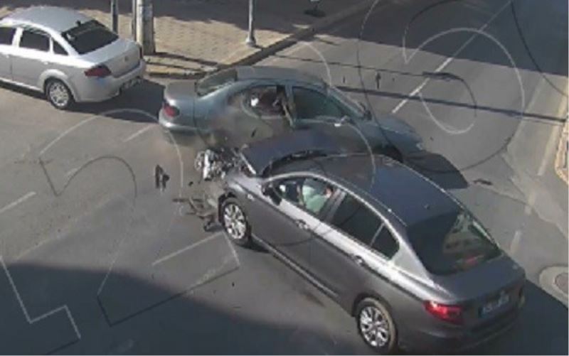 İzmir’de meydana gelen kazalar Mobil Elektronik Sistem Entegrasyonu kamerasında
