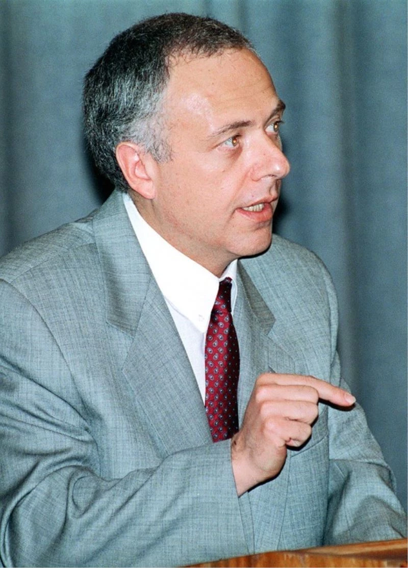 Eski Rus Dışişleri Bakanı Kozyrev, Rus diplomatları istifaya çağırdı
