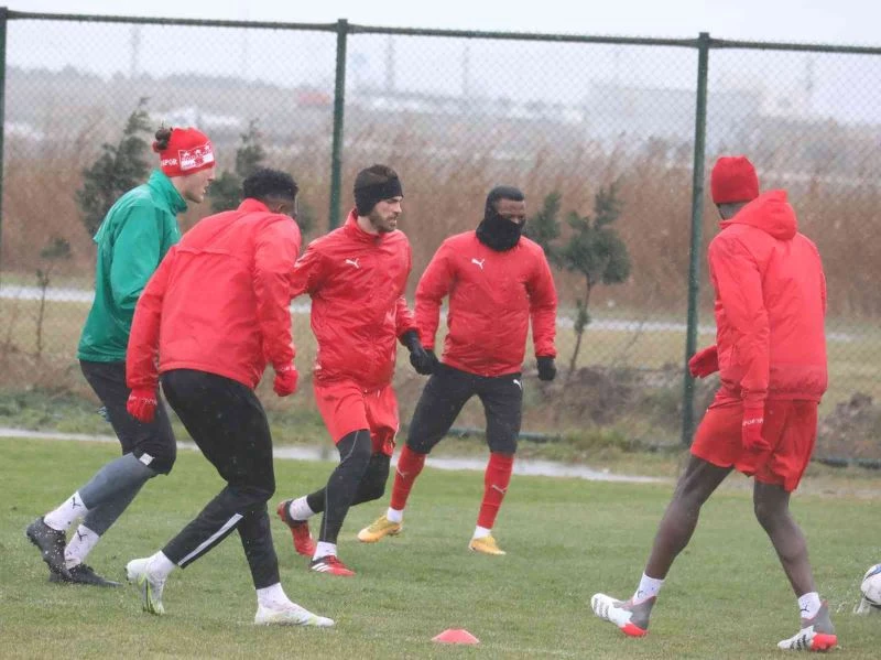 Sivasspor’da Fatih Karagümrük maçı öncesi 2 sakat!
