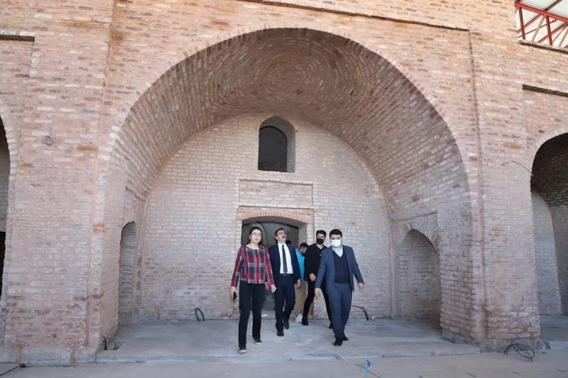 Kaymakam Tunç, tarihi mekanlarda incelemelerde bulundu
