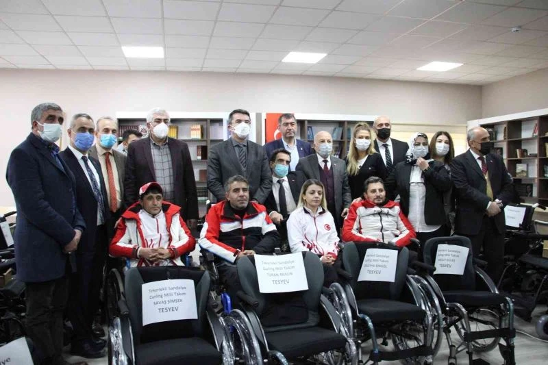 10 yıllık hayallerine tekerlekli sandalyeleri ile kavuşacaklar
