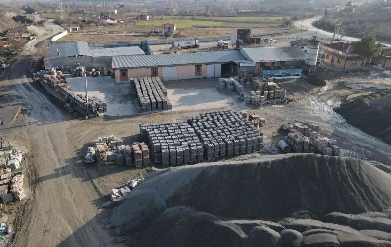 Hurdaların eksildiğini fark eden Başkan, hırsızlık yapan 3 personelini yakalattı
