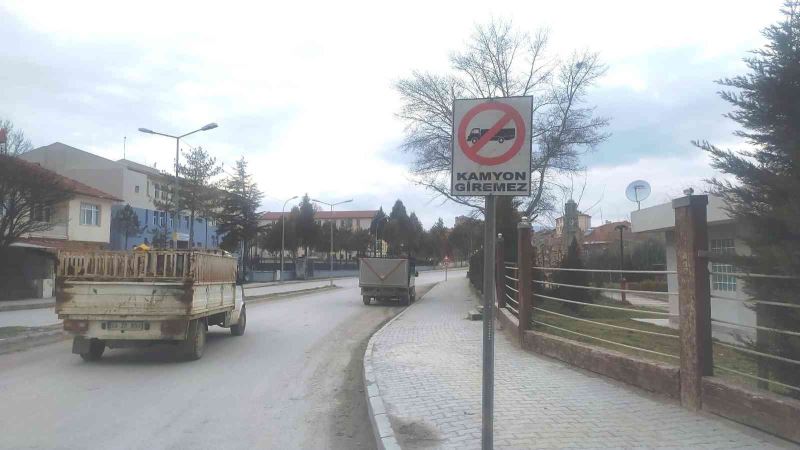 Hisarcık’ta ağır tonajlı araçların ilçe merkezine girişleri yasaklandı
