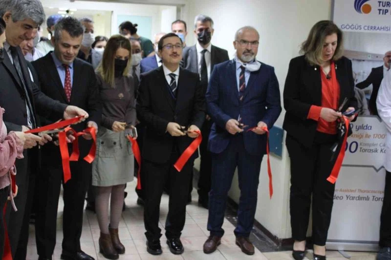 Yenilenen göğüs cerrahisi servisi törenle hizmete girdi
