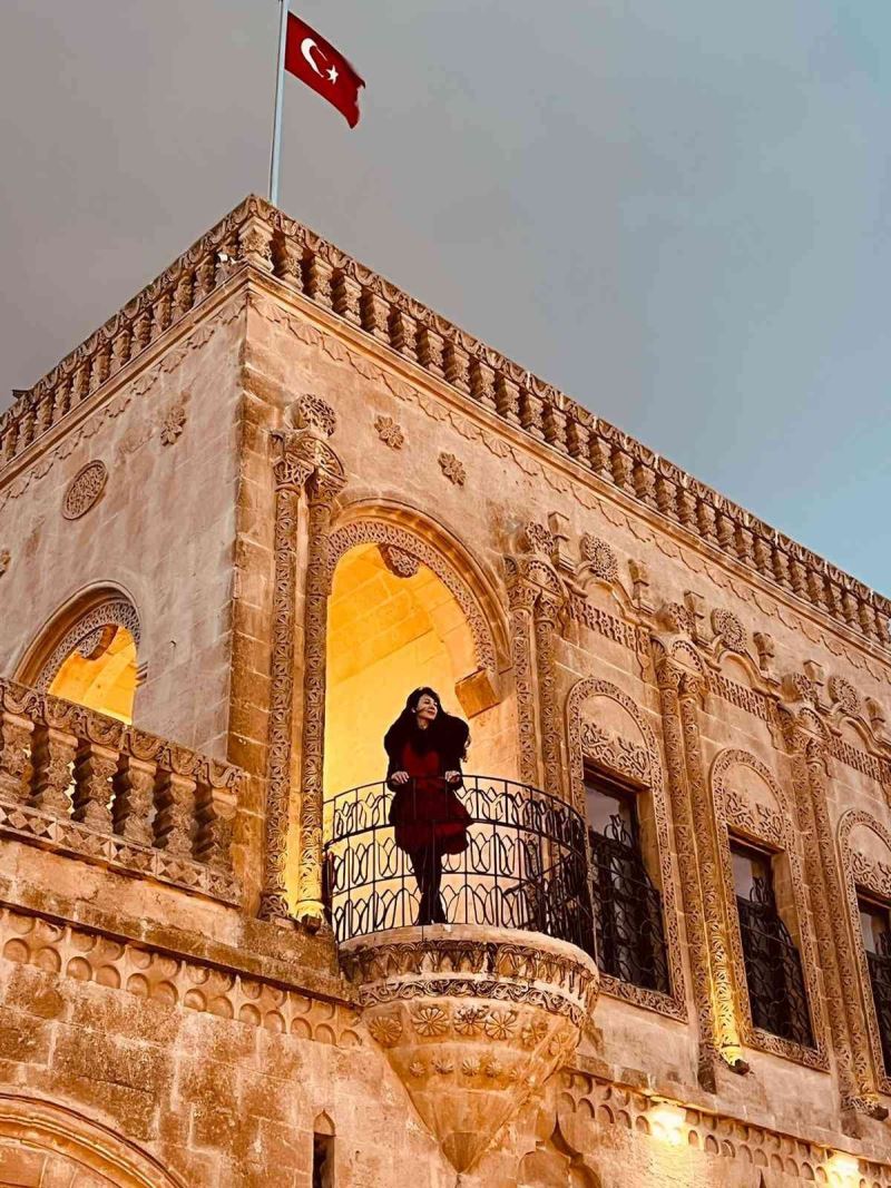 Blogger Korzay, Mardin’de 24 saat içinde 7 tarihi mekanı tanıttı
