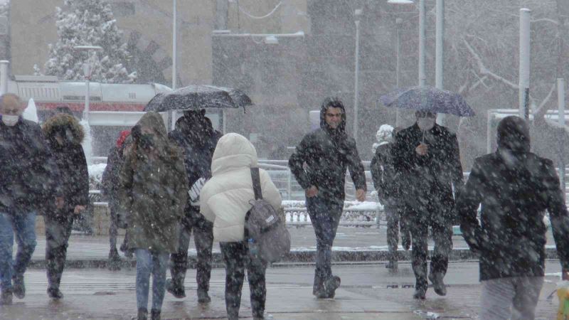 Mart karı Kayseri’yi beyaza bürüdü
