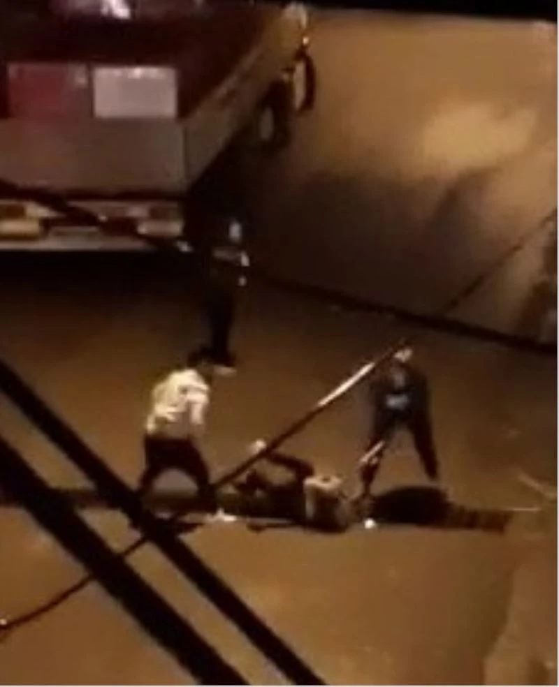 Balta ve sopa ile saldırdıkları kişiyi ağır yaraladılar
