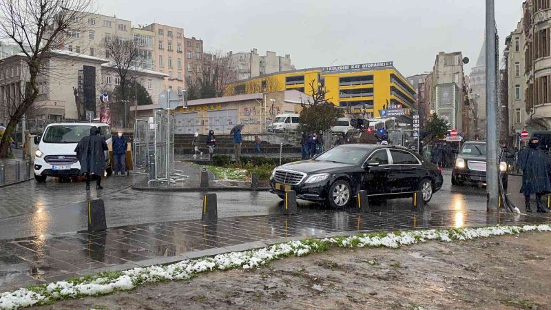 İsrail Cumhurbaşkanı Herzog Neve Şalom Sinagogu’nu ziyaret etti
