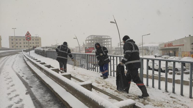 Başkan Akgün: “Karla mücadelede uzmanlaşmış bir ekibiz”
