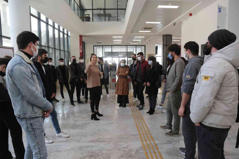 Mimarlık Fakültesi öğrencileri, İmar Kanunu dersini Mezitli Belediyesinde işledi

