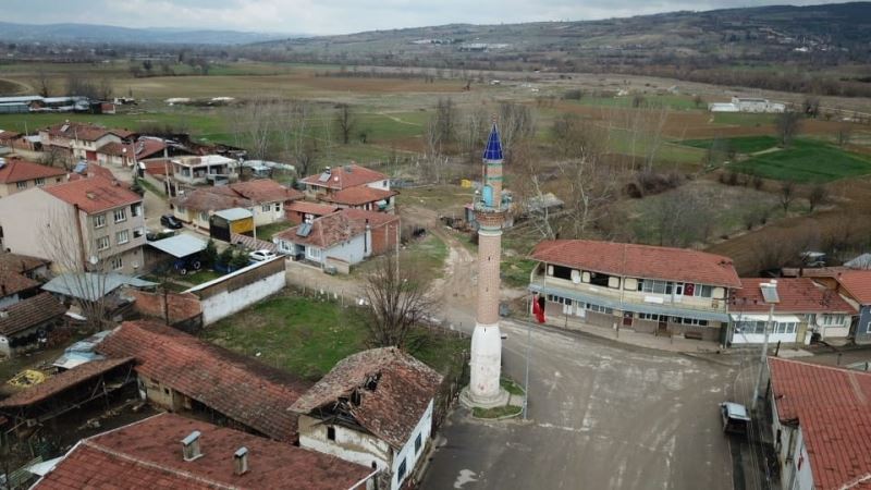 Camisiz minareyi görenler inanamıyor
