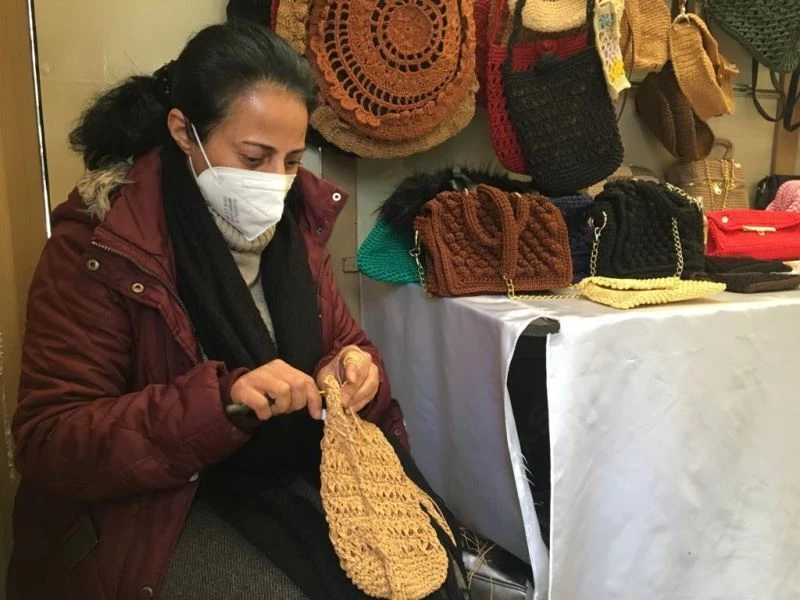 Emektar kadın ailesi için durmadan çalıştı ve üretti
